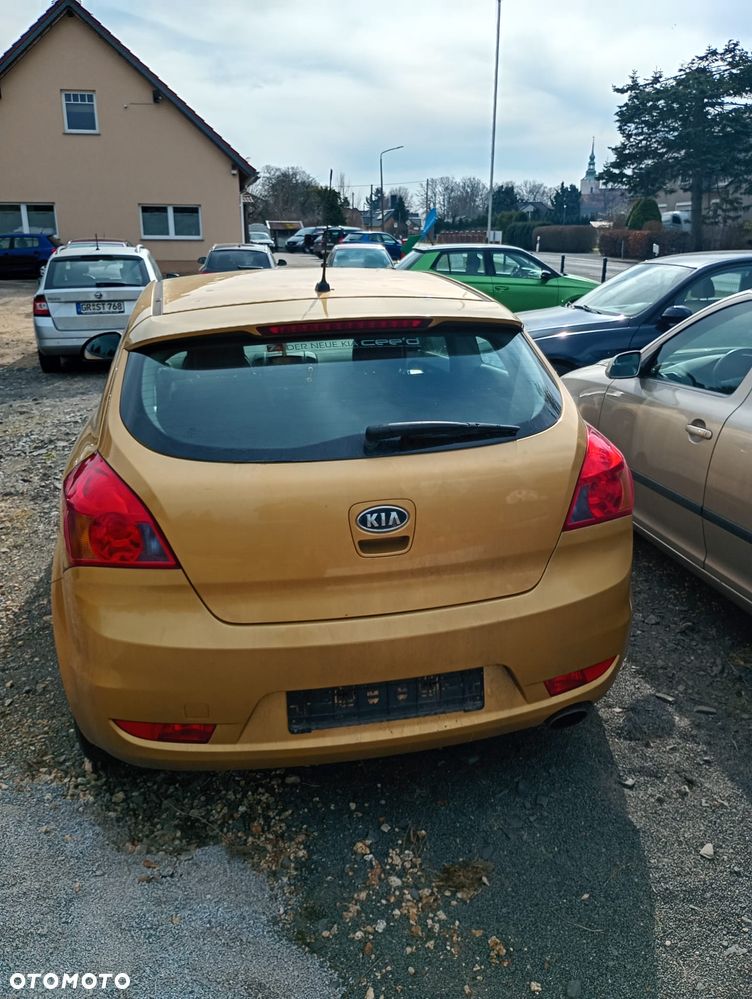 Kia Ceed - 3