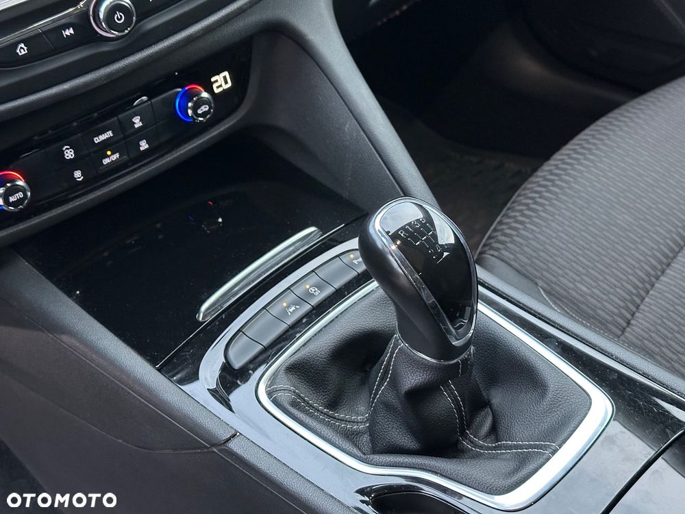 Opel Insignia - 13