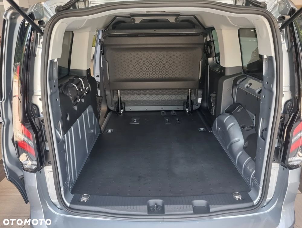 Ford Transit Connect - 24