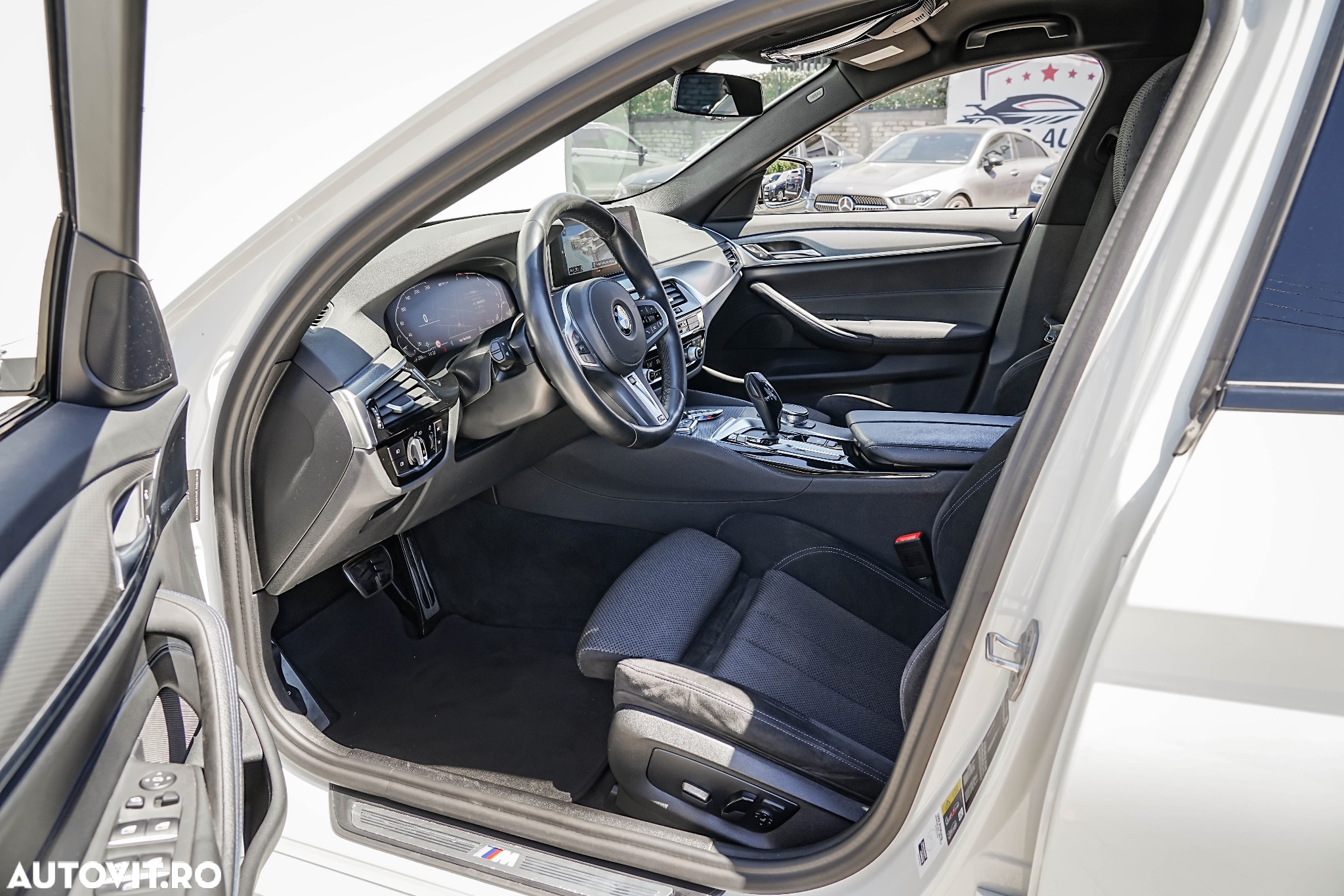 BMW Seria 5 530e Aut. M Sport Edition - 12