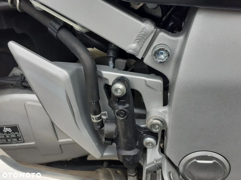 Yamaha FJR - 33