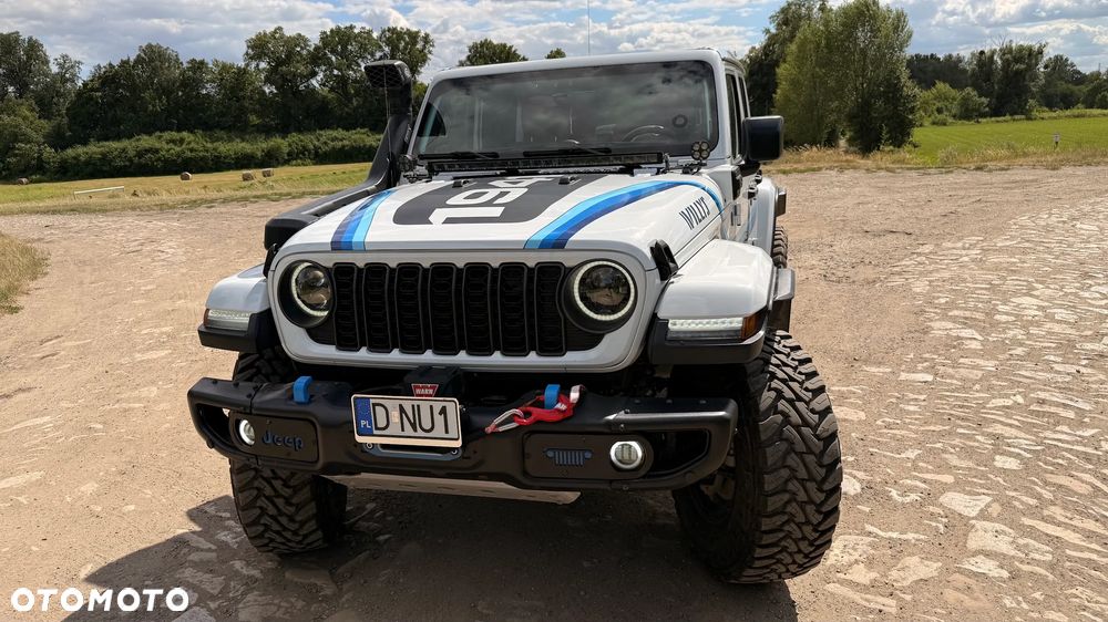 Jeep Wrangler - 24