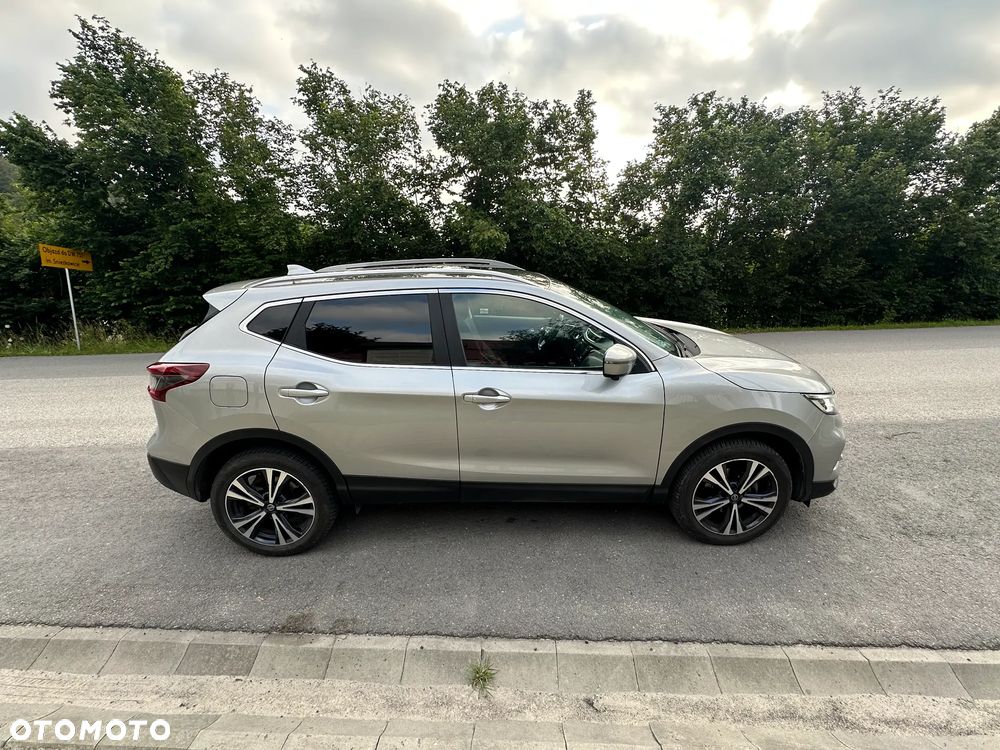Nissan Qashqai 1.3 DIG-T N-Connecta - 1