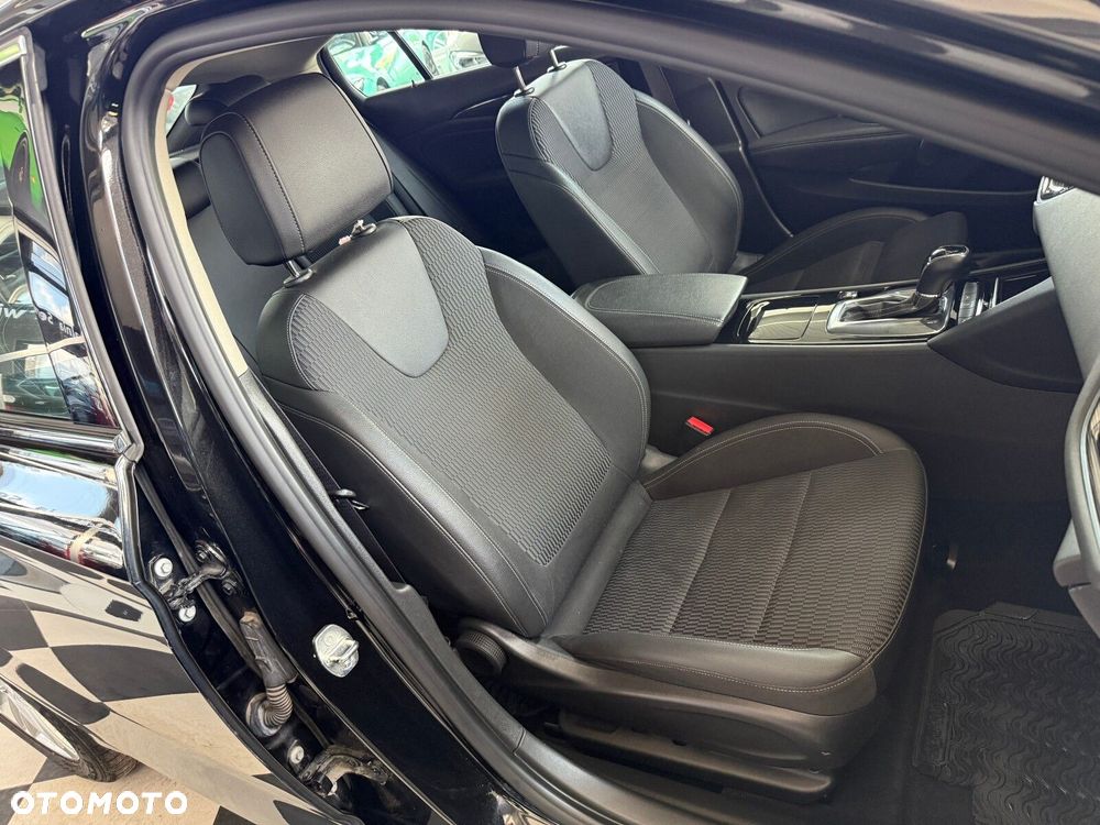 Opel Insignia - 15