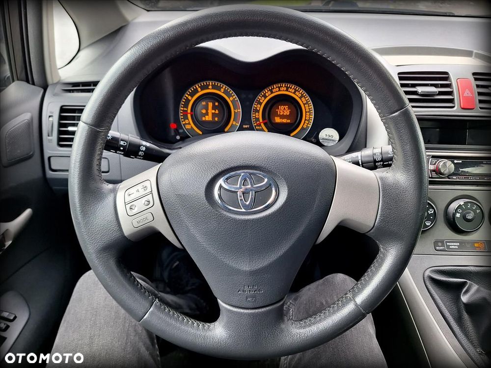 Toyota Auris 1.6 VVT-i Terra - 12