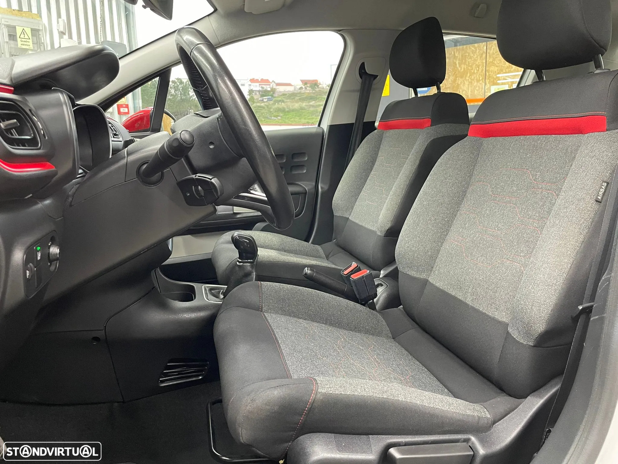 Citroën C3 1.2 PureTech Shine - 21