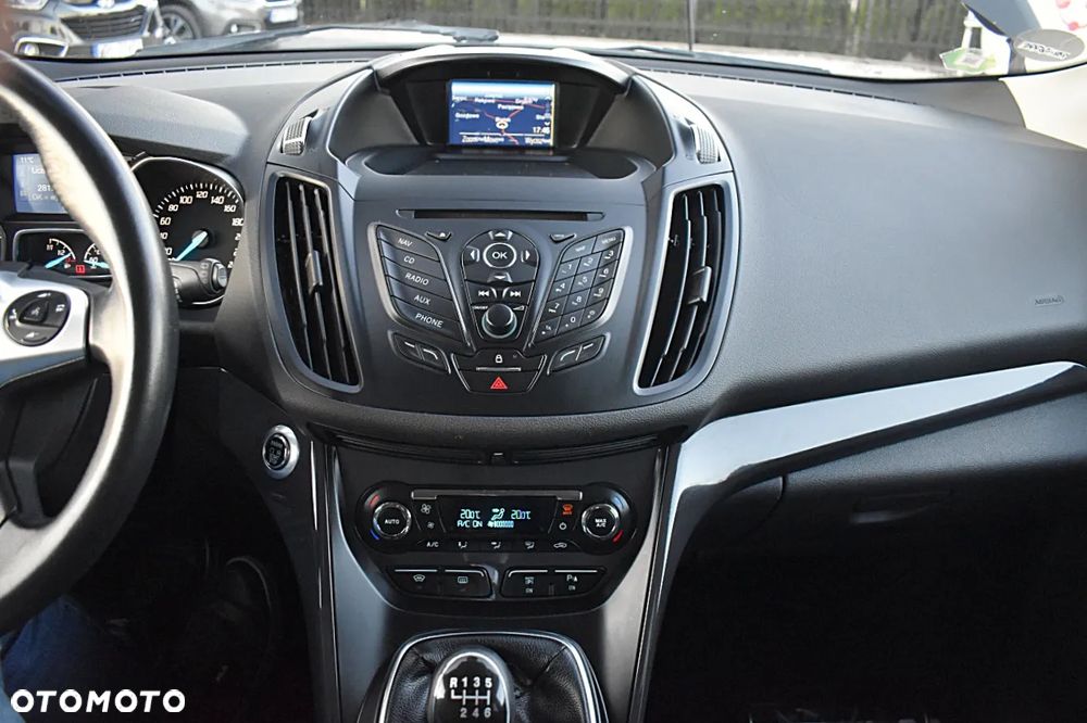 Ford Kuga 2.0 TDCi 2x4 Titanium - 38