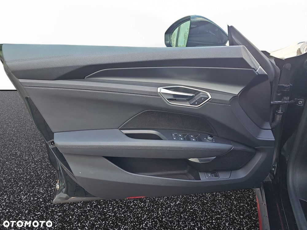 Audi e-tron - 10