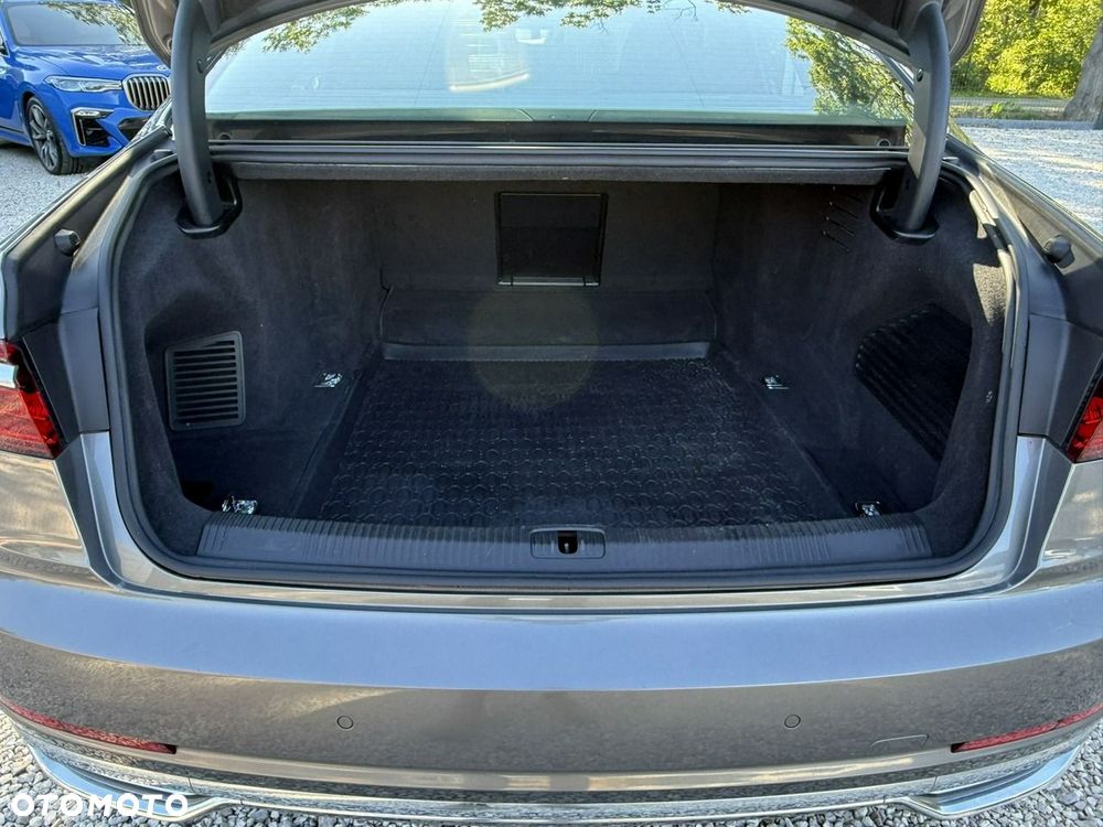 Audi A8 - 9