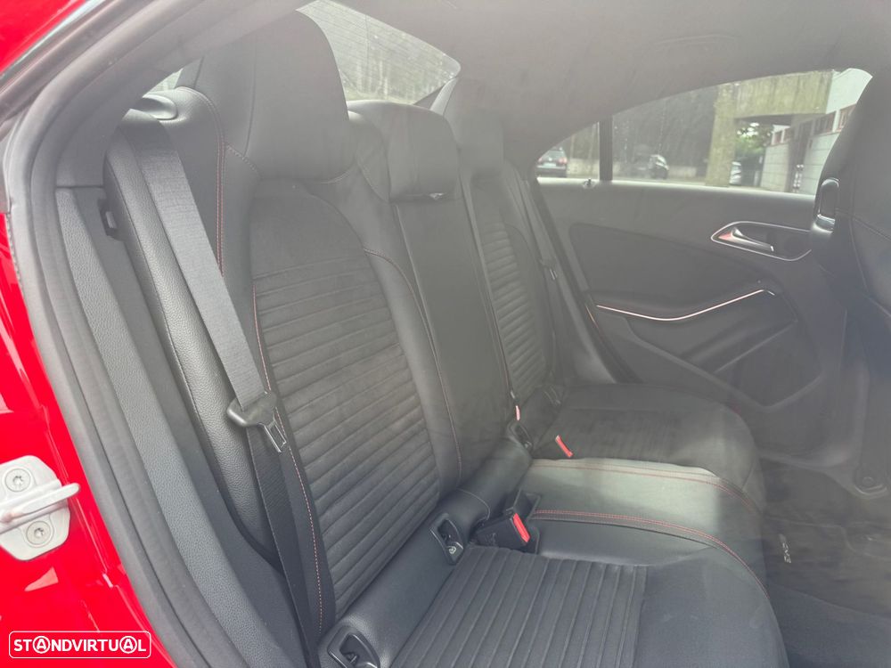 Mercedes-Benz CLA 220 d AMG Line Aut. — fotografia 20