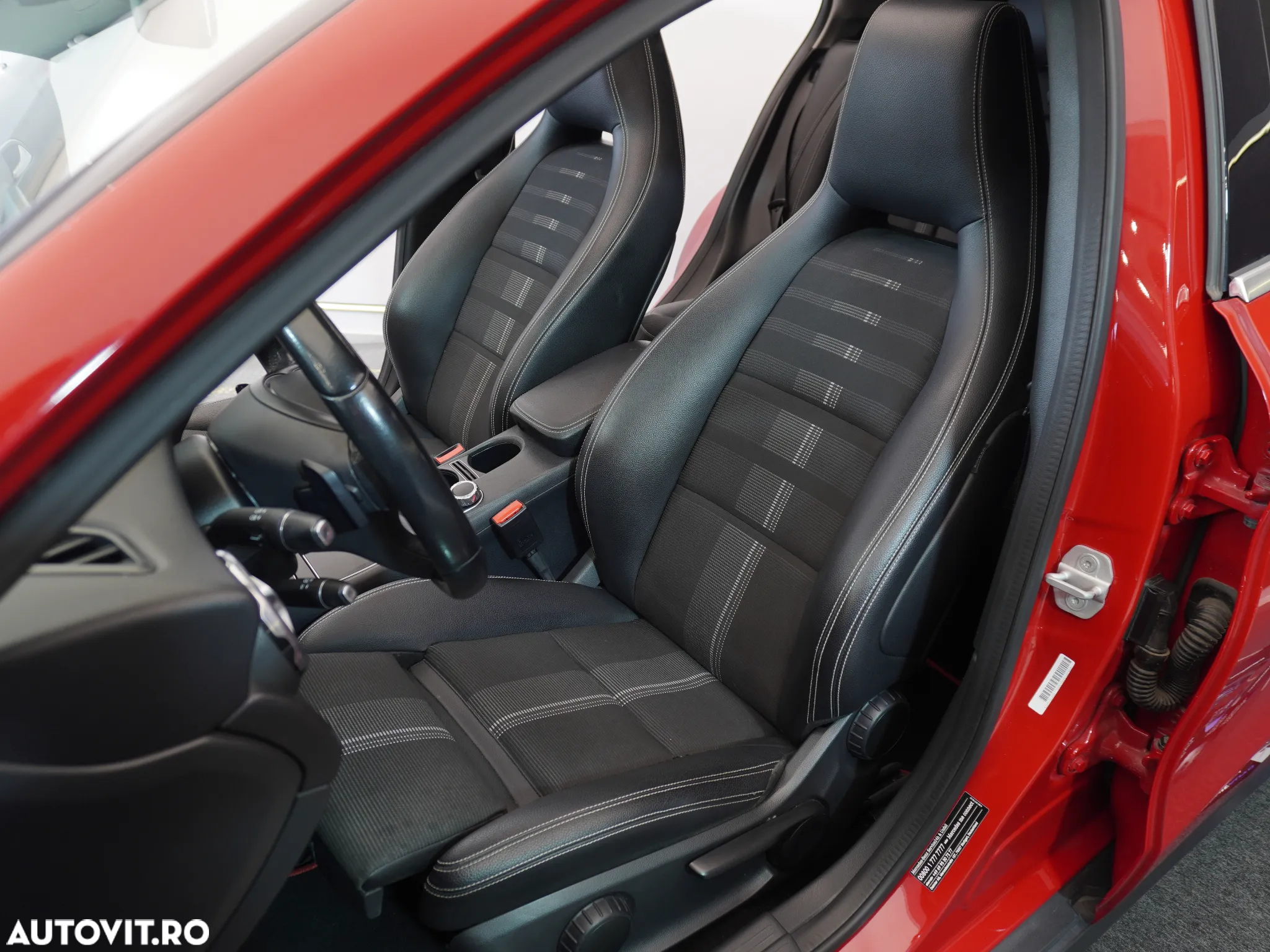 Mercedes-Benz GLA - 23