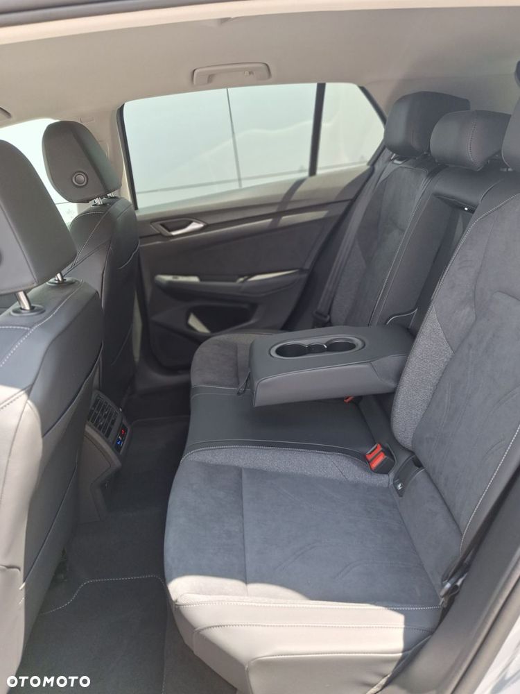 Volkswagen Golf - 22