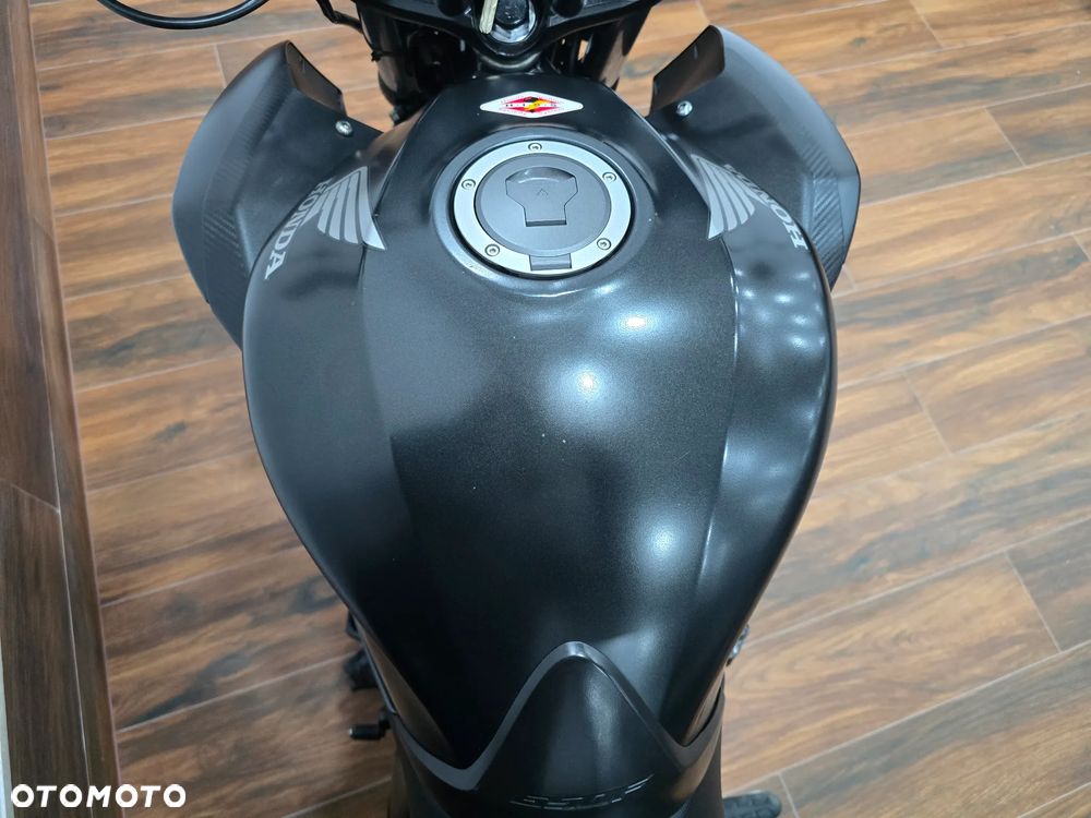 Honda CB - 18