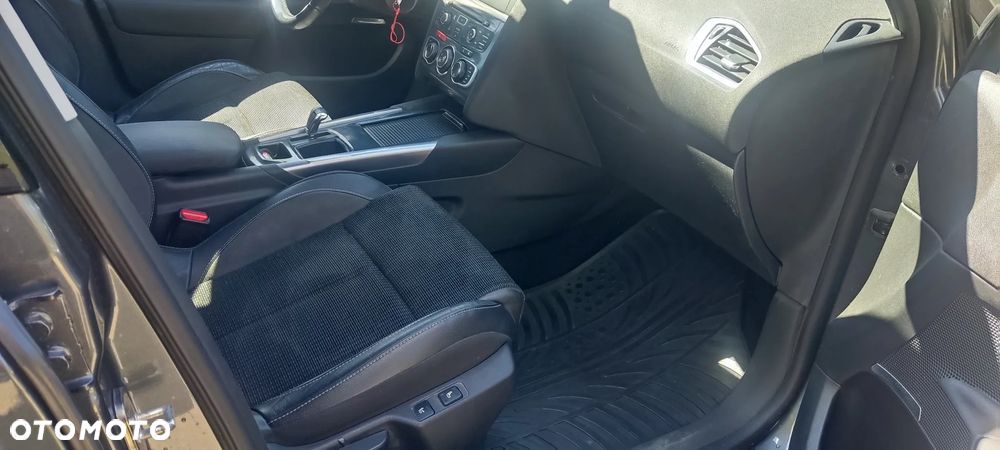 Citroën C4 e-HDi 110 EGS6 Stop/Start System Exclusive - 11