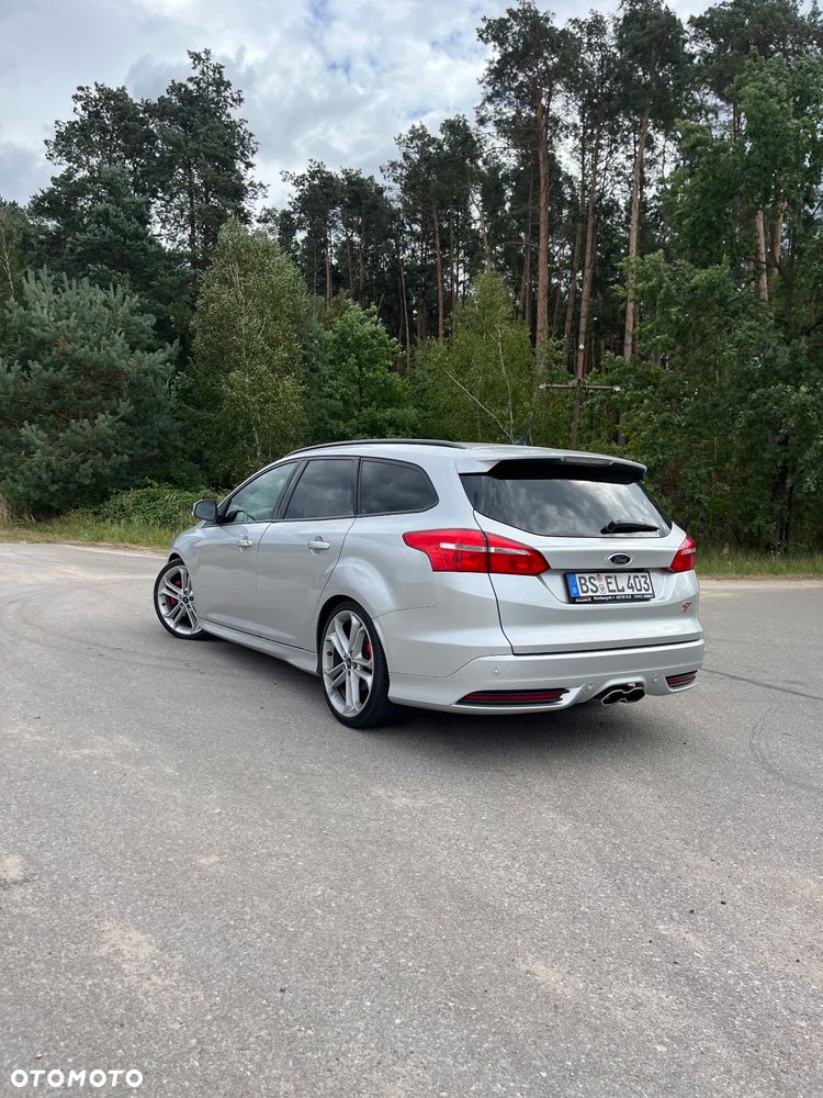 Ford Focus 2.0 EcoBoost ST - 9