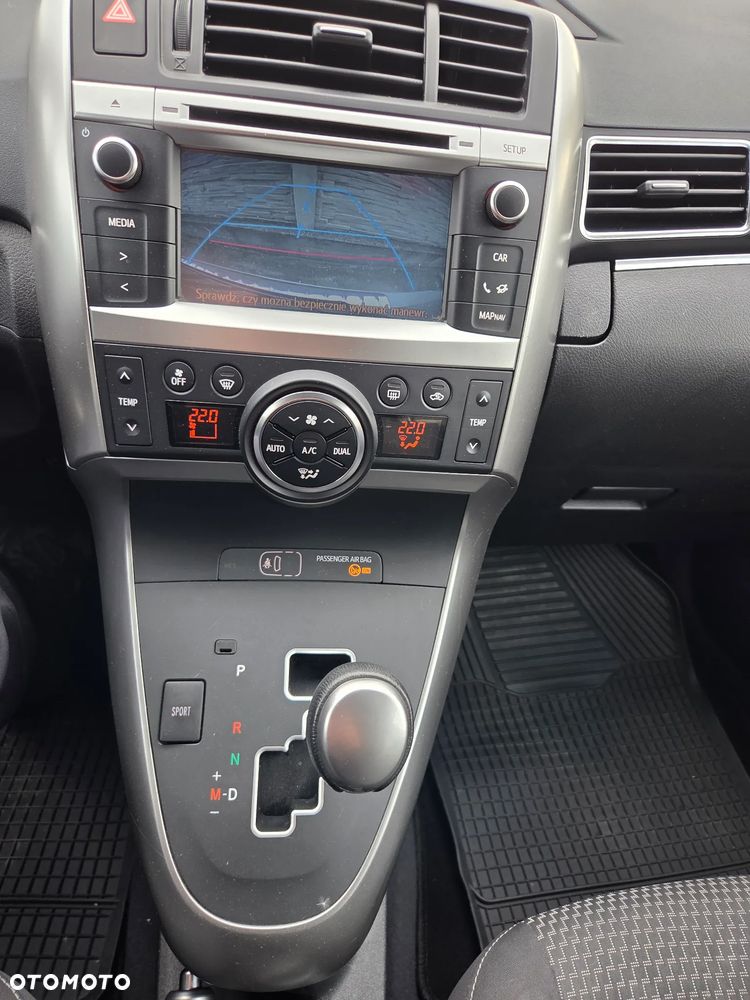 Toyota Verso 1.8 Multidrive Edition - 17
