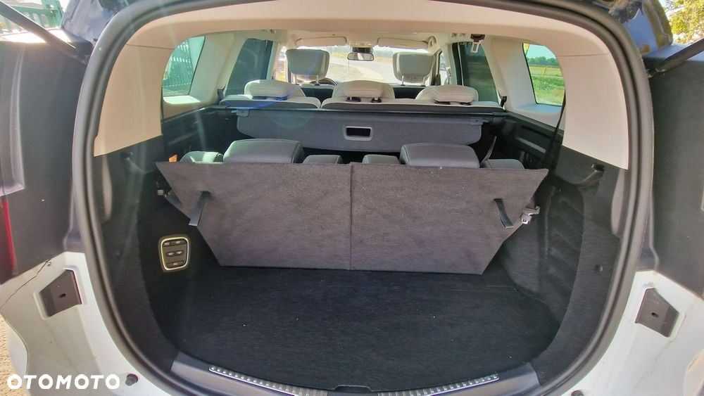 Renault Grand Scenic - 17