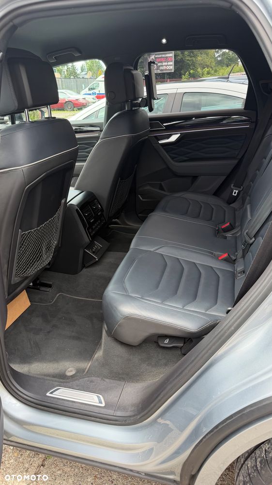 Volkswagen Touareg 3.0 V6 TFSI 4Motion R-Line - 4