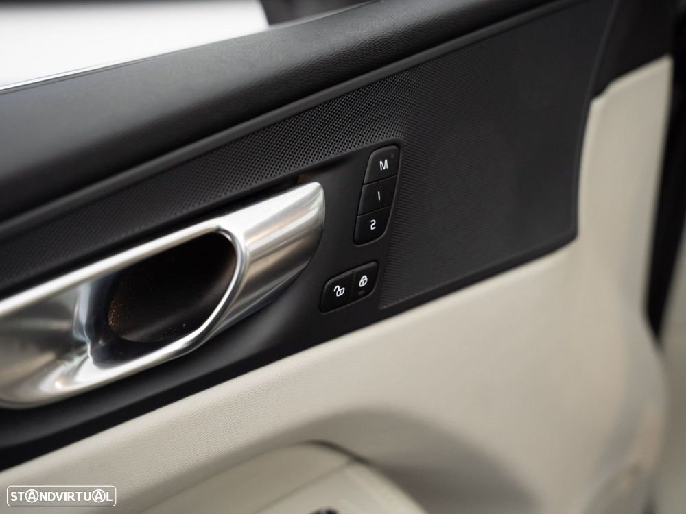 Volvo XC 60 2.0 T6 PHEV Plus Bright AWD - 18