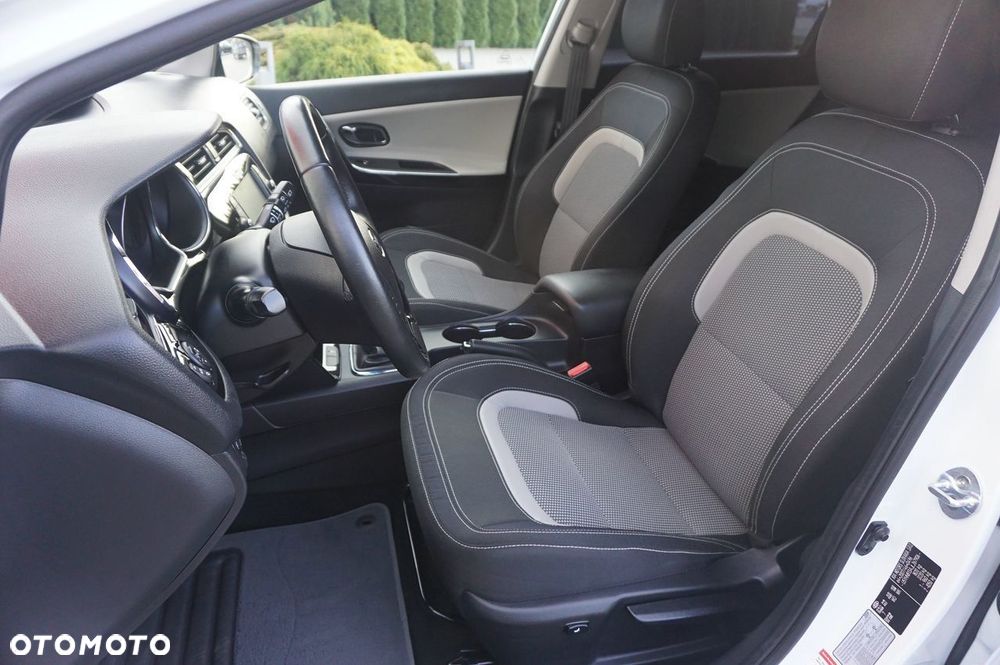 Kia Ceed 1.6 GDI Dream Team Edition - 25