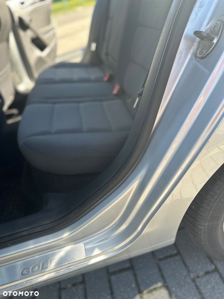 Volkswagen Golf - 6