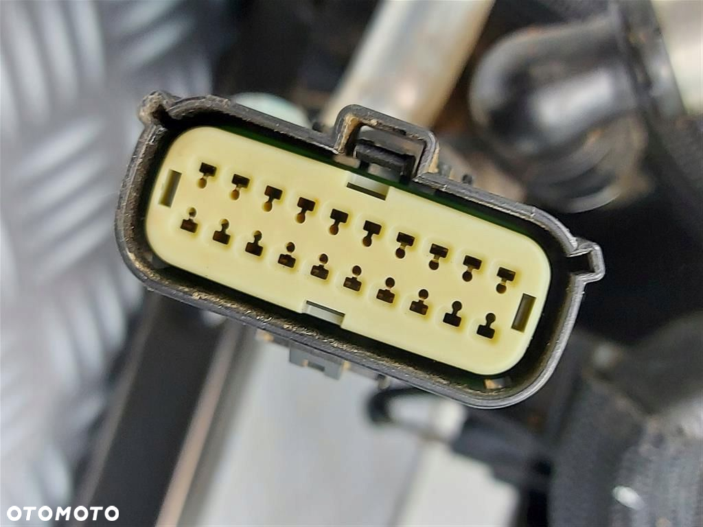 Pas przedni wzmocnienie Ford Kuga MK3 2,5 HYBRYDA Solar Silver 20- - 16