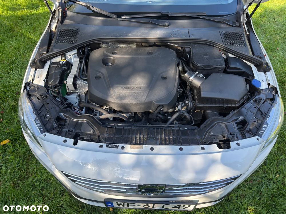 Volvo V60 D4 Drive-E Momentum - 17