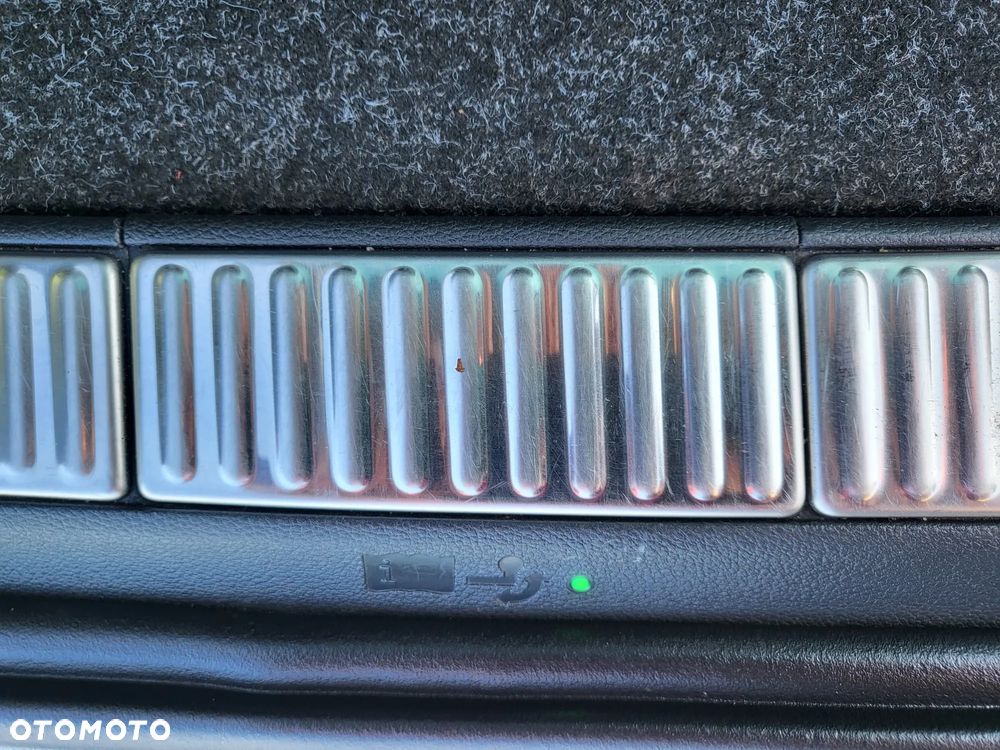 Skoda Superb 2.0 TDI Sportline DSG - 34