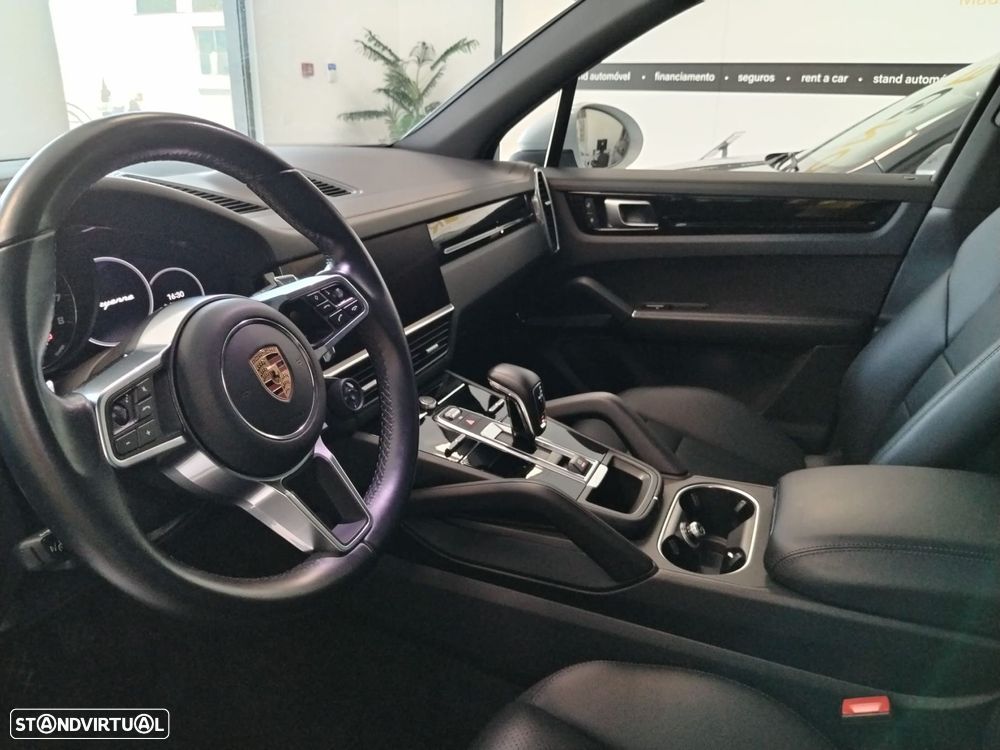 Porsche Cayenne - 7