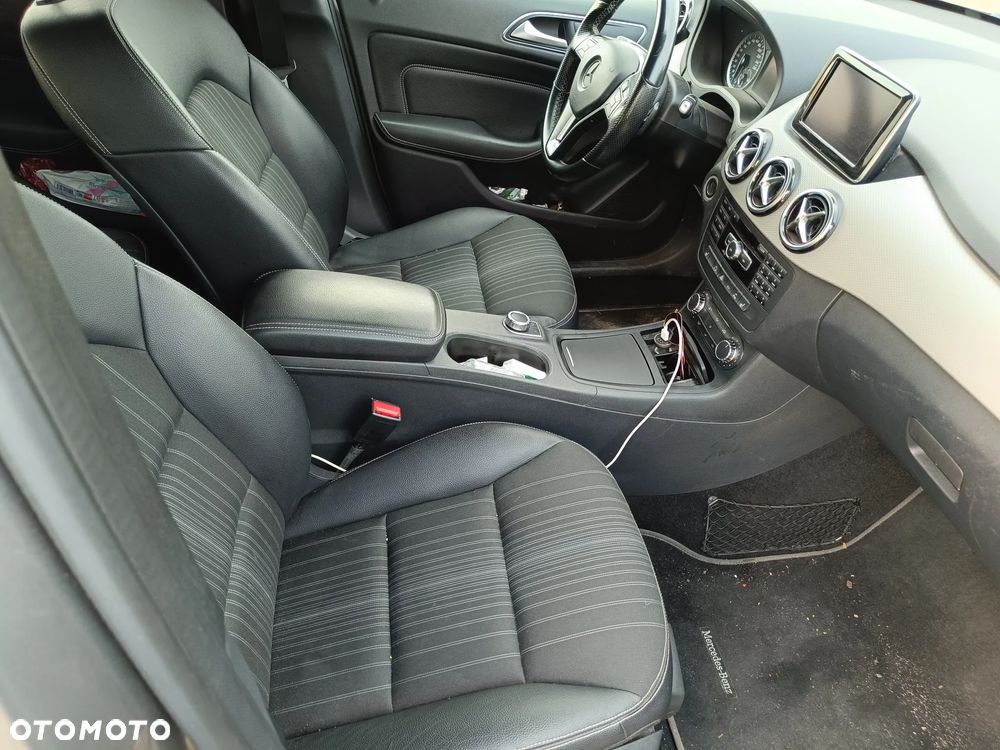 Mercedes-Benz Klasa B 220 4Matic 7G-DCT - 8