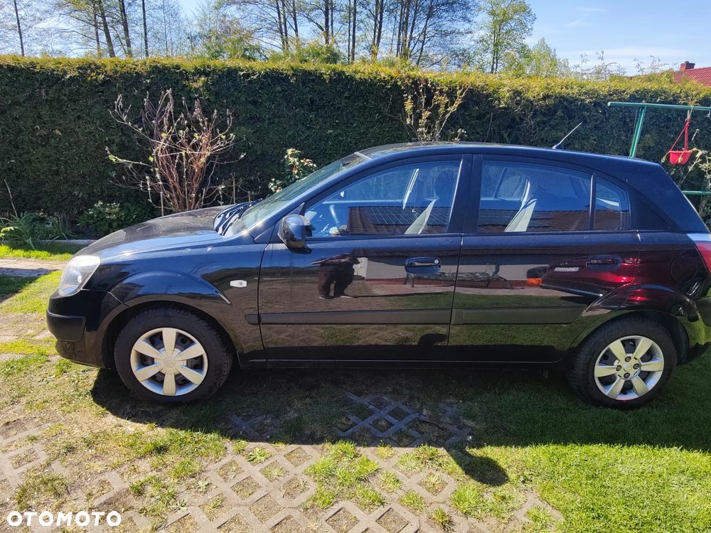 Kia Rio - 5