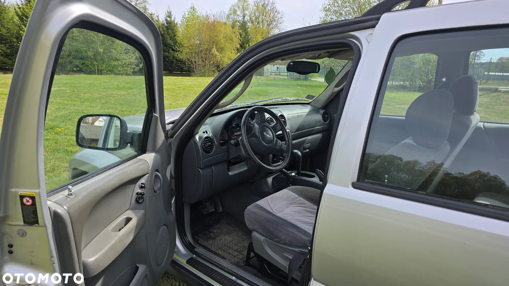 Jeep Cherokee 2.8 CRD Sport - 23