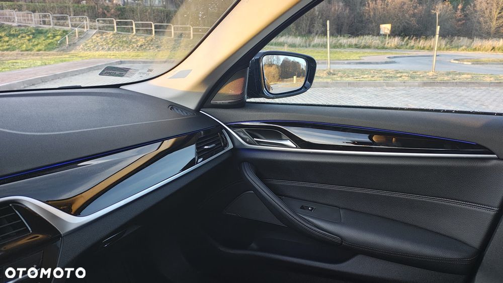 BMW Seria 5 530e M Sport sport - 30