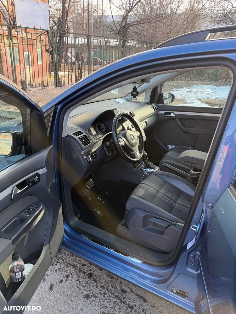 Volkswagen Touran - 9