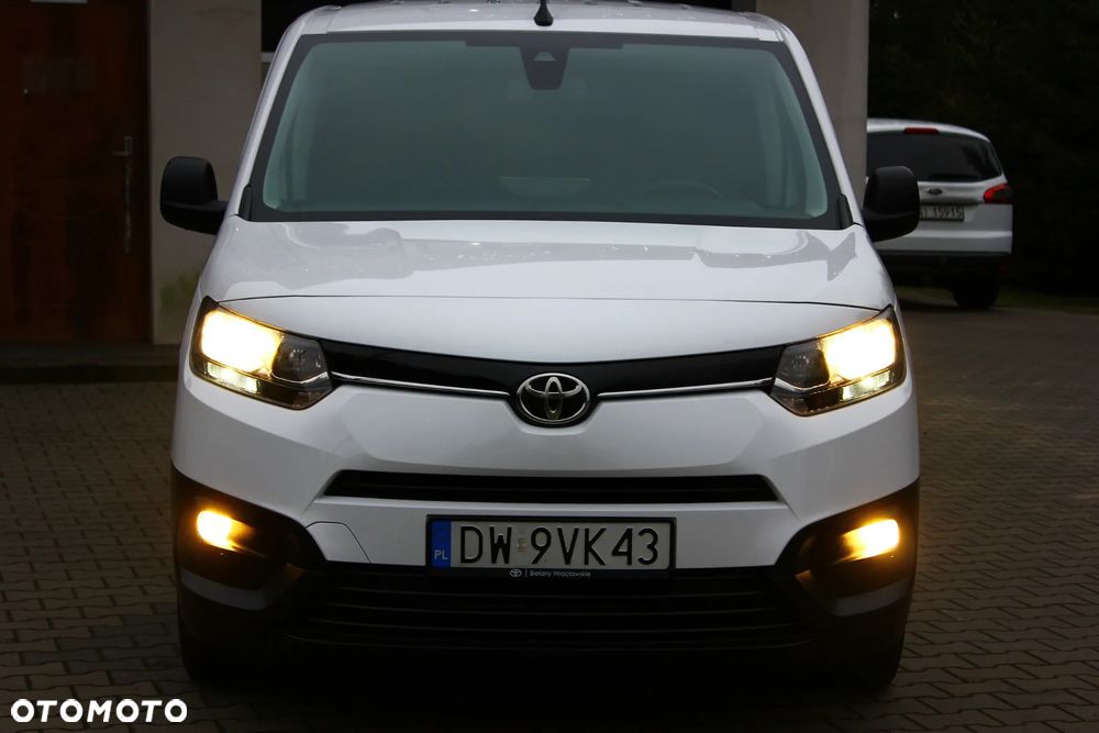 Toyota PROACE CITY BLASZAK 2 OSOBOWY 1.2 D-4T BENZYNA 110KM PEWNE AUTO FV23% - 21