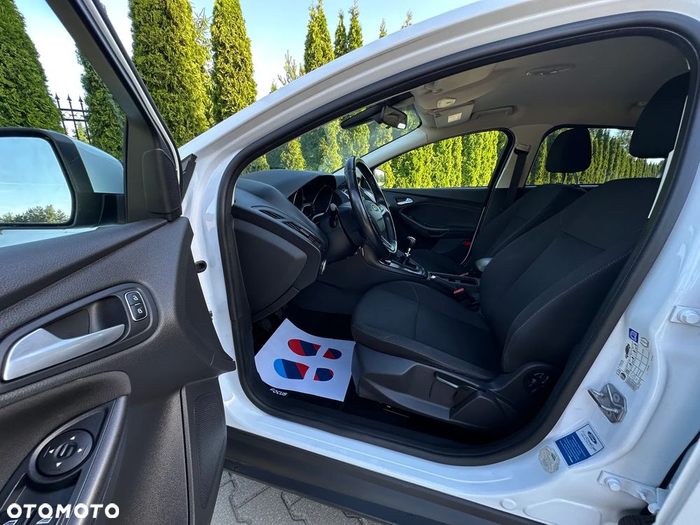 Ford Focus 1.5 EcoBlue STart-Stopp-System TITANIUM - 20