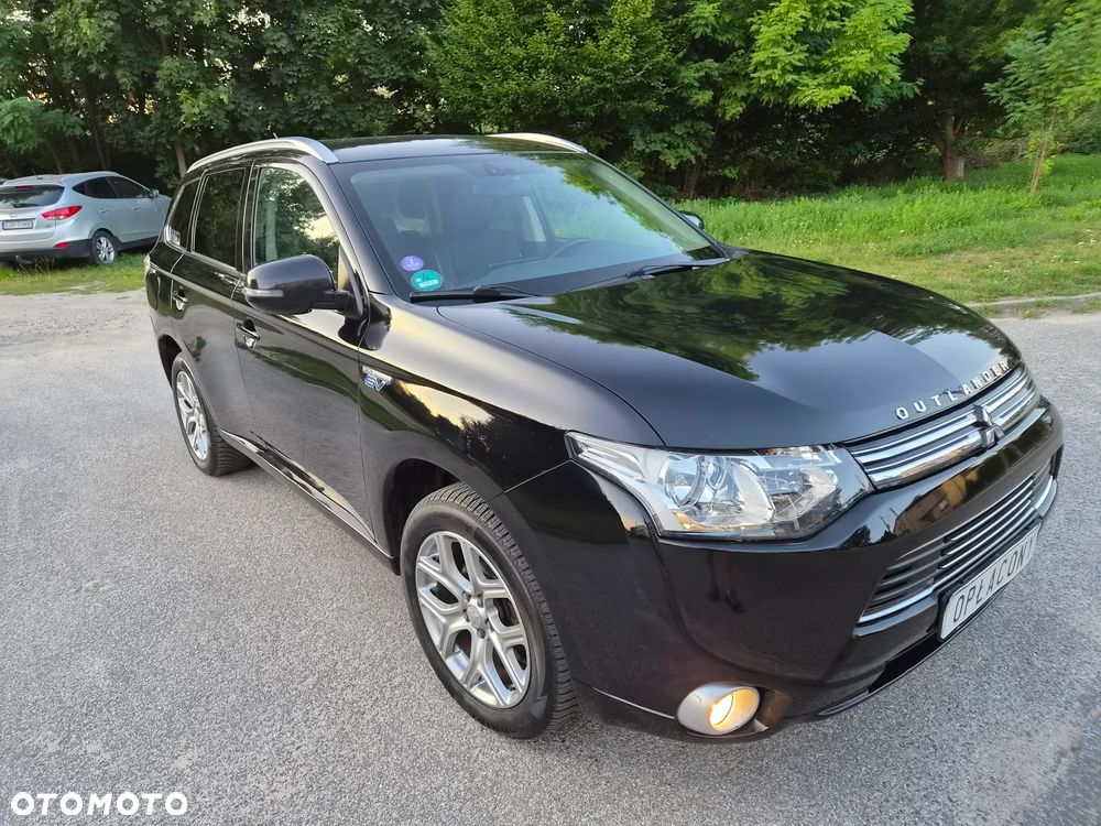 Mitsubishi Outlander 2.0 4WD Top - 14