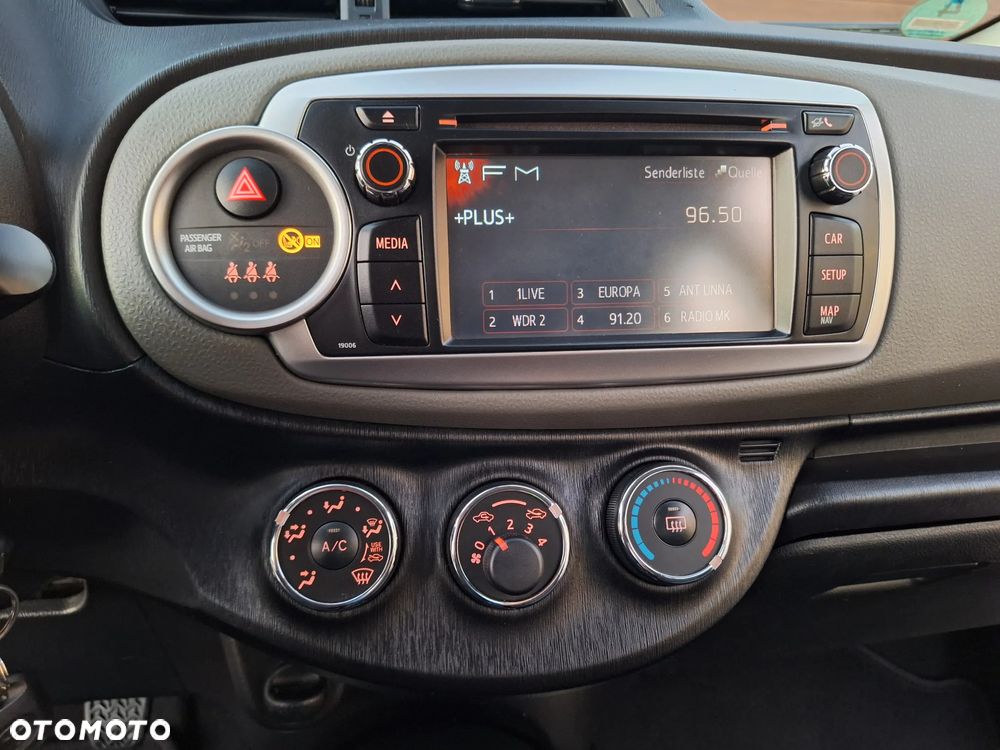 Toyota Yaris 1.0 Premium - 17