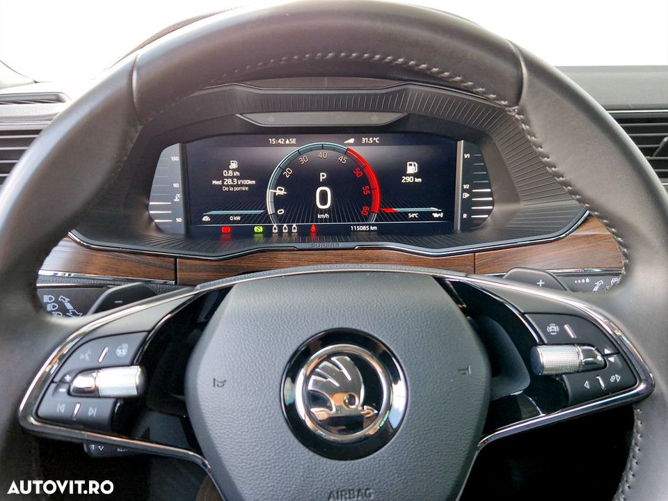 Skoda Superb 2.0 TDI 4X4 DSG Scout - 20