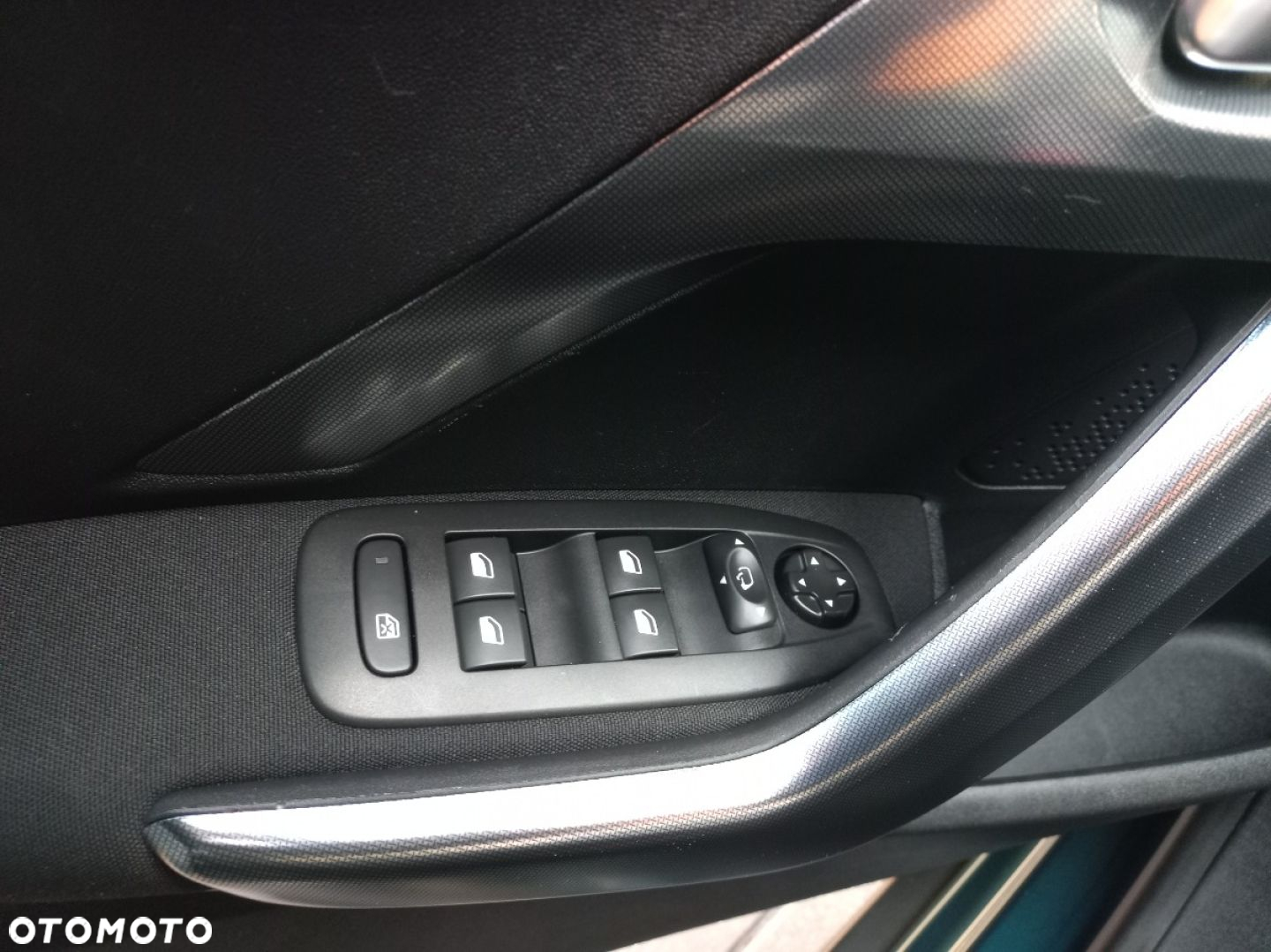 Peugeot 2008 - 9