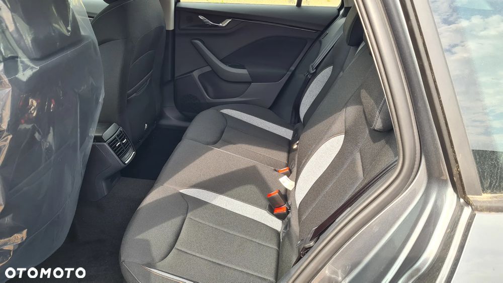 Skoda Kamiq 1.0 TSI Drive - 6