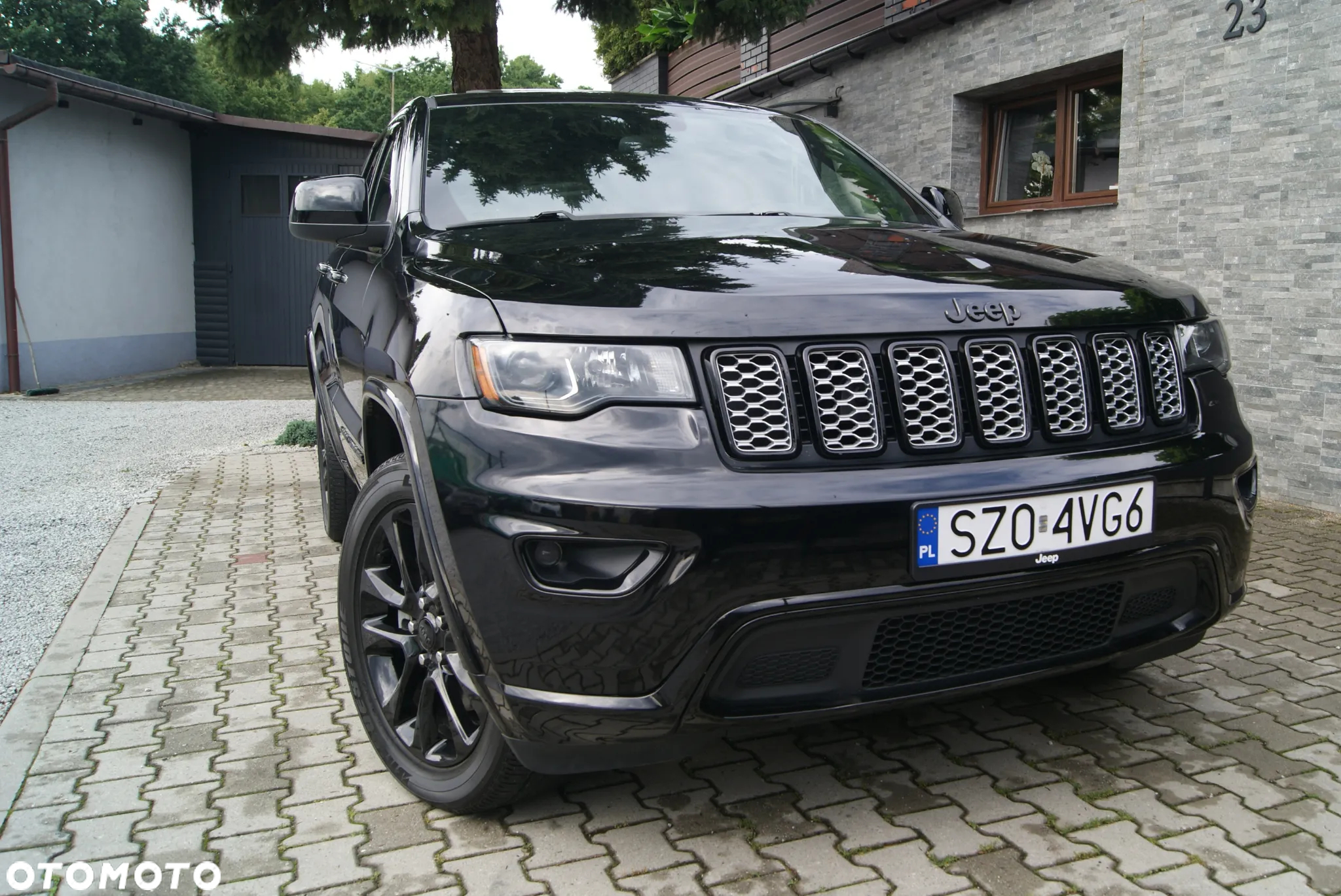 Jeep Grand Cherokee - 12