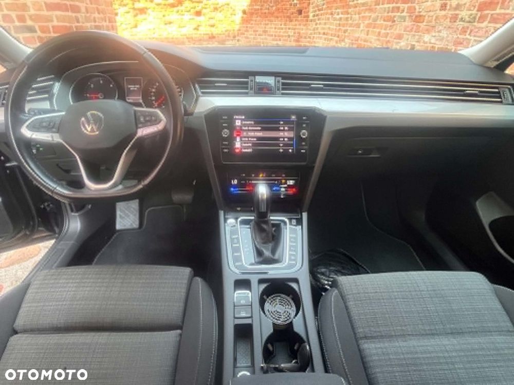 Volkswagen Passat 2.0 TDI SCR DSG Comfortline - 22
