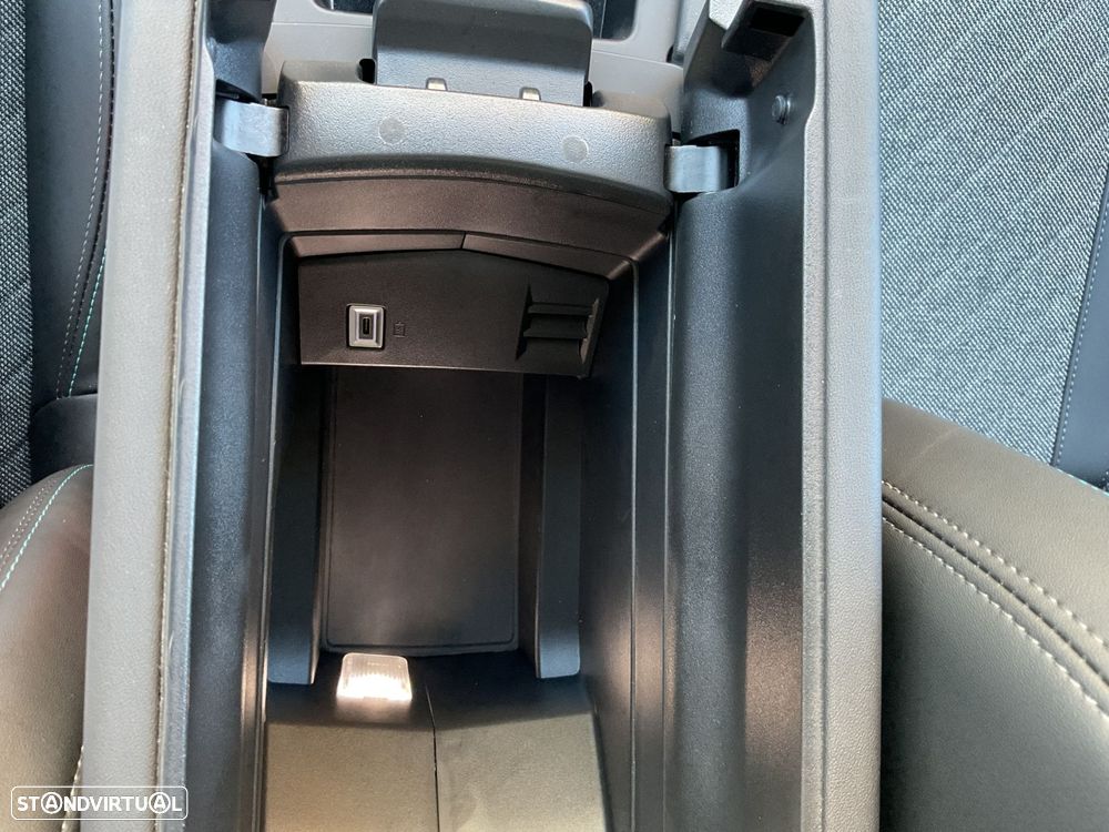 Peugeot 408 1.2 PureTech Allure EAT8 - 36