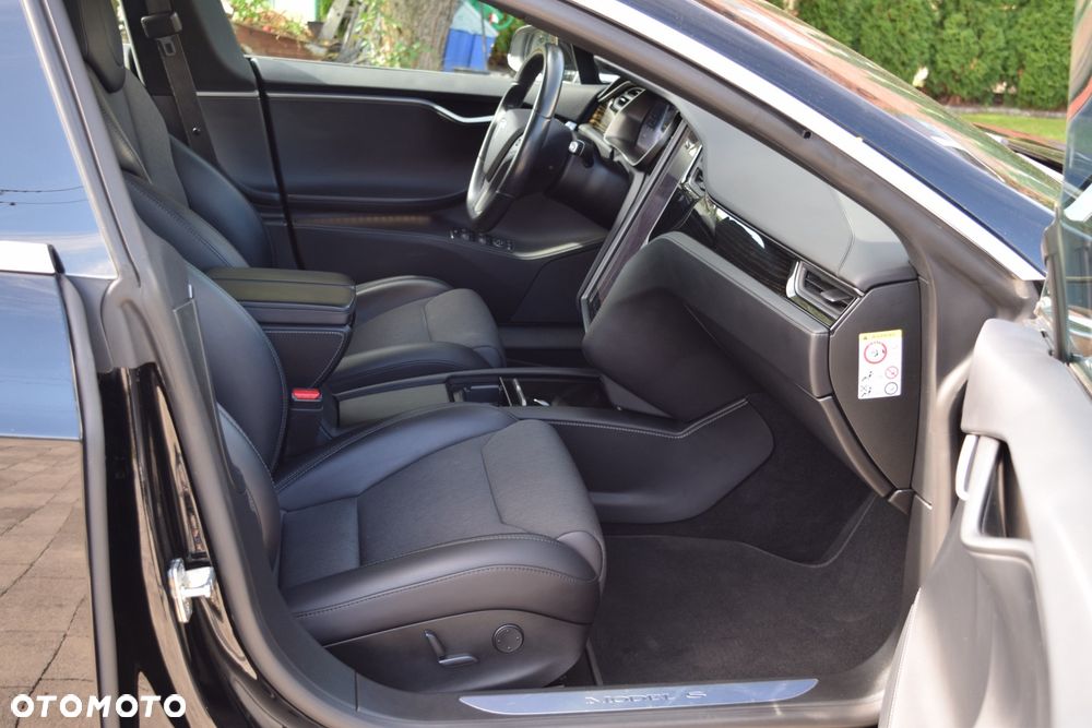 Tesla Model S - 14