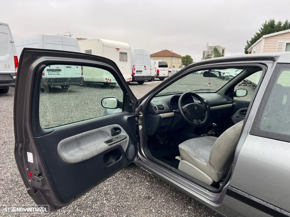 Renault Clio 1.5 dCi - 13