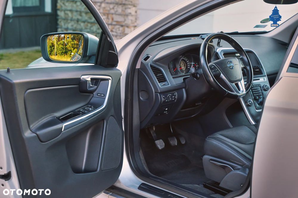 Volvo XC 60 D4 Momentum - 21