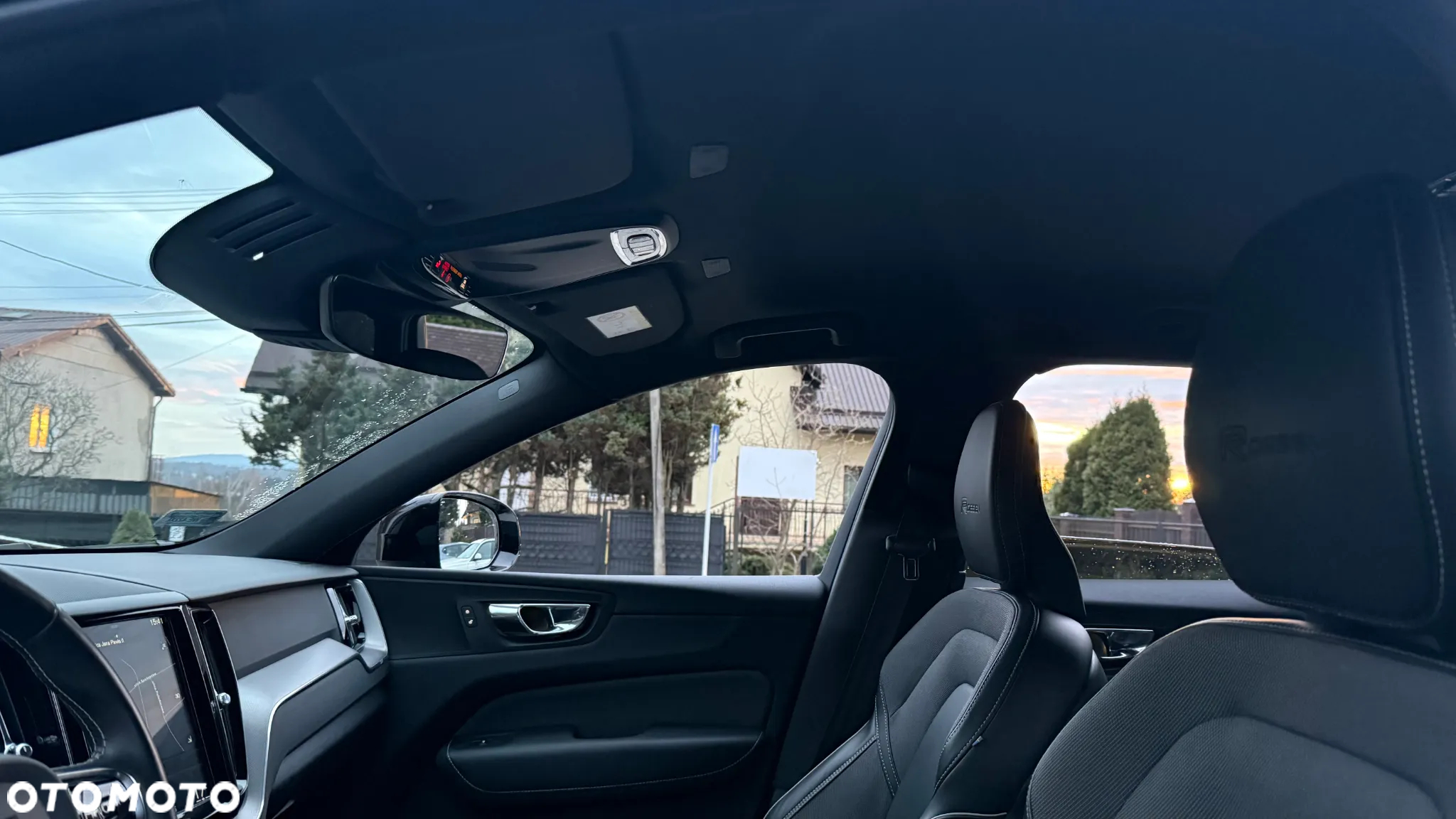 Volvo XC 60 T4 R-Design - 30