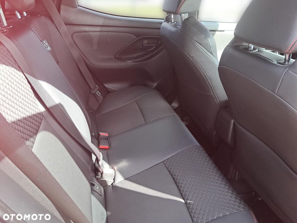 Toyota Yaris - 11