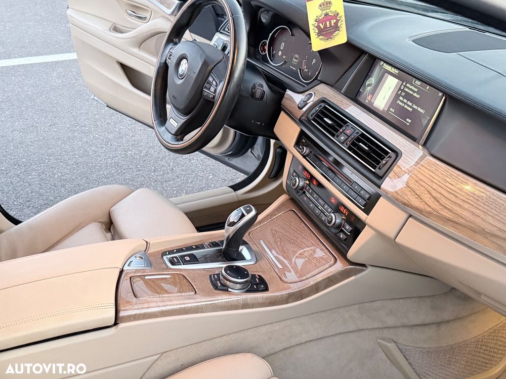 BMW Seria 5 530d xDrive AT - 16